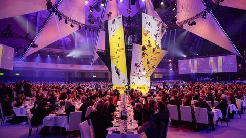 Eindrucksvolle Atmosphäre beim Ball des Sports.