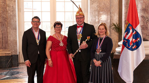 Ministerpräsident Boris Rhein und seine Frau Tanja Raab-Rhein empfangen im Schloss Biebrich in Wiesbaden hessische Fastnachtsvereine