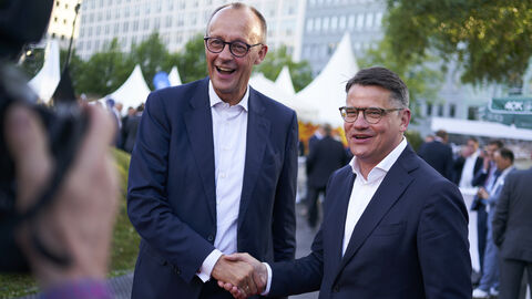 Ministerpräsident Boris Rhein (rechts) und Bundeskanzler Friedrich Merz. Ministerpräsident Boris Rhein (rechts) und Bundeskanzler Friedrich Merz.