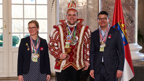 Ministerpräsident Boris Rhein und seine Frau Tanja Raab-Rhein empfangen im Schloss Biebrich Prinz Manuel 56. von der Narrenzunft Mittelkalbach 1990 e.V.; Manuel Möller 