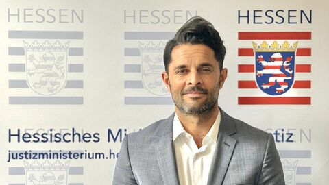 Portraitfoto Sebastian Zwiebel