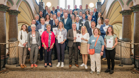 Ingmar Jung mit Bürgermeisterinnen und Bürgermeister
