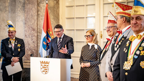 Ministerpräsident Boris Rhein hat die Fastnacht als "gelebtes Ehrenamt" bezeichnet.